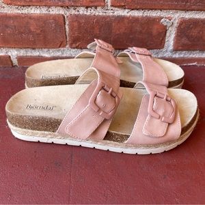 Peach Kai sandals size 8